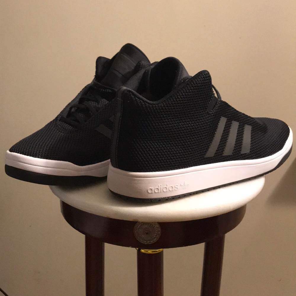 Adidas Sneakers